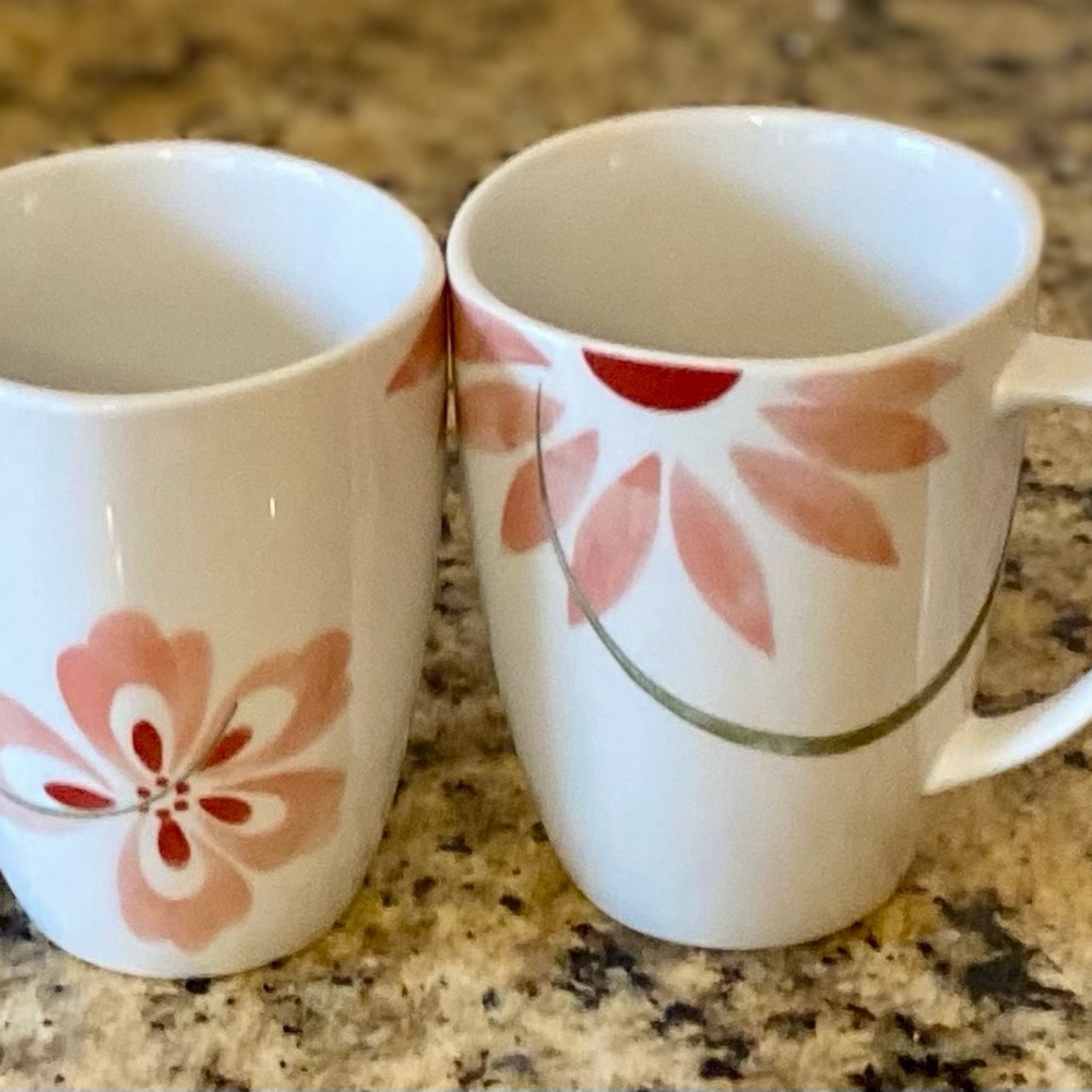 Two Corelle Square Pretty Pink Mugs - Picture 7 of 7